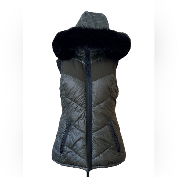 NWOT🔥Michael Kors Puffer Vest Faux Fur Lining - Picture 3 of 16